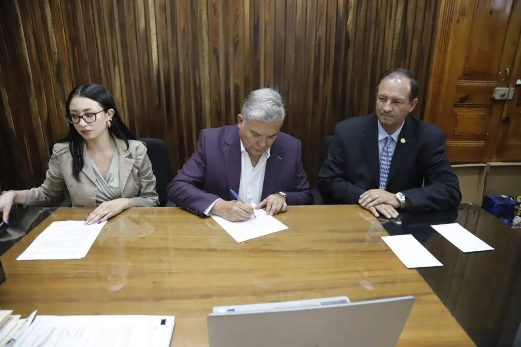 La imagen actual no tiene texto alternativo. El nombre del archivo es: WhatsApp-Image-2025-06-11-at-12.59.52-PM.jpeg